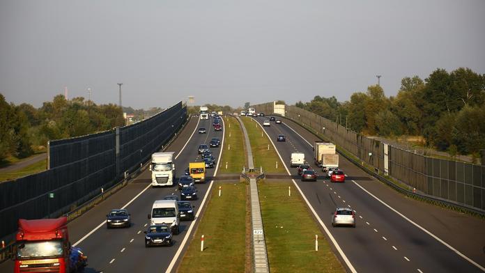 Cesty do Polska budou snazší. Tamní vláda chce zrušit poplatky na dálnicích