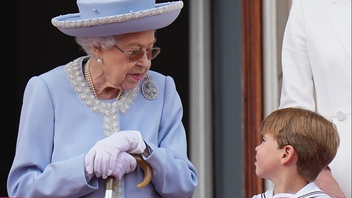 Princ Louis se málem princem nestal. Královna kvůli němu změnila tradici