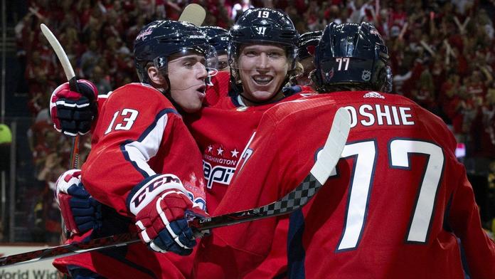 NHL začala výpraskem! Obhájci titulu zničili Boston sedmi góly