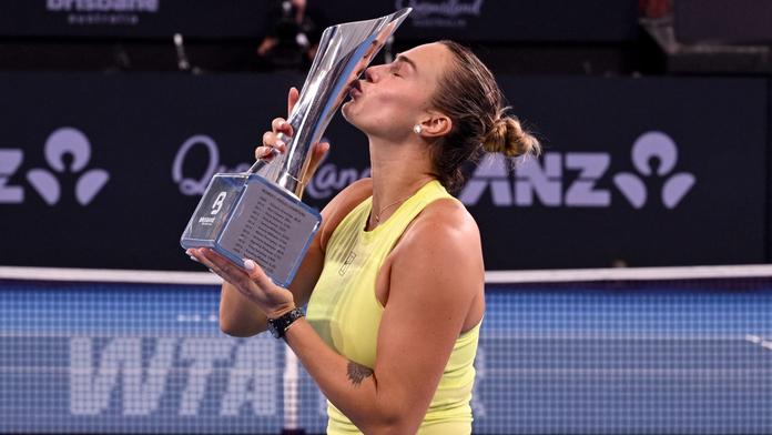 Světová jednička čeká na prsten. Po triumfu si rýpla do svého přítele