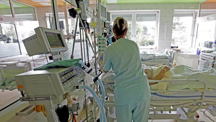 V prostějovské nemocnici leží další otrávený metanolem. Je ve vážném stavu