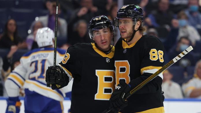 Boston přišel o Marchanda. Hvězdný útočník zmešká i start příští sezony