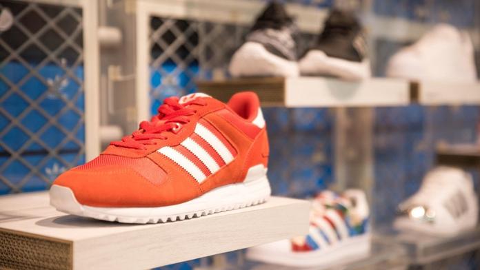 Tři pruhy už nejsou jen Adidas. Firma přišla o ochrannou známku