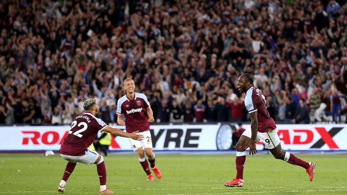 West Ham válí! Antonio překonal rekord Hammers, Coufal asistoval