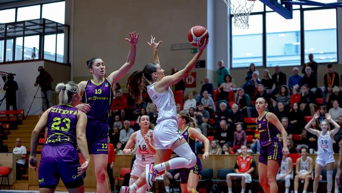Duel ŽBL mezi Hradcem a Slovankou