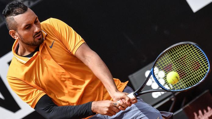 Kyrgios na kurtu zase řádil, soupeře vyškolil hned prvním podáním