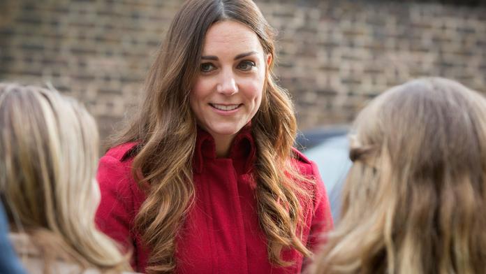 Vévodkyně Kate šokovala šedivými vlasy! Zmáhá ji péče o malého prince?