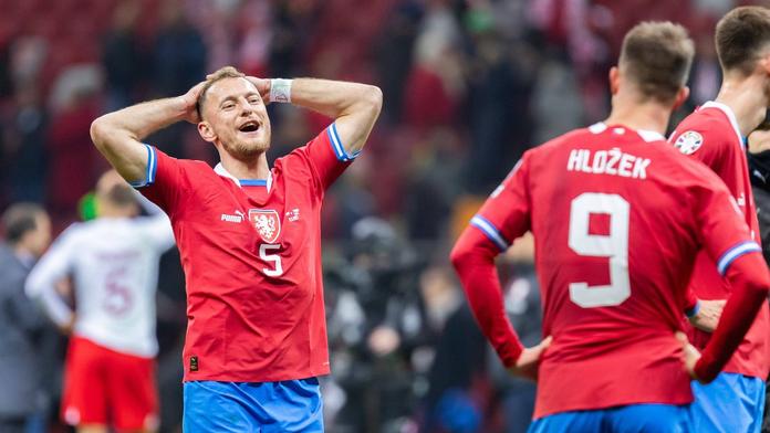 Veřejnosti se omluvil i Coufal: Budu si to vyčítat do konce života