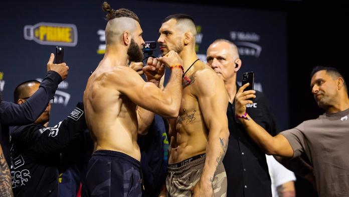 Závěrečný staredown a jde se na věc. Soustředěný Procházka chce uspět