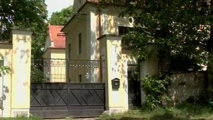 Zneužívaný mladík vykradl zvrhlíka