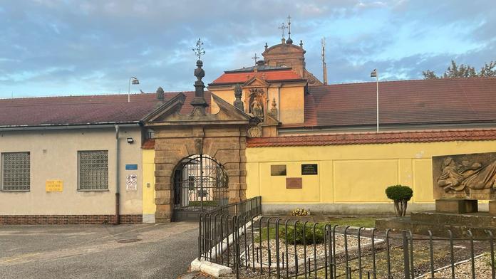 Velký zásah ve valdické věznici. Odsouzení měli plánovat vzpouru