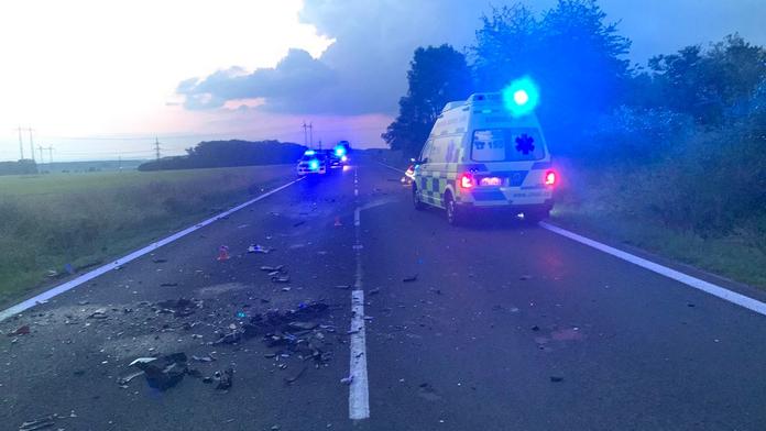 Na Přerovsku se čelně srazila dvě auta, dva lidé na místě zemřeli