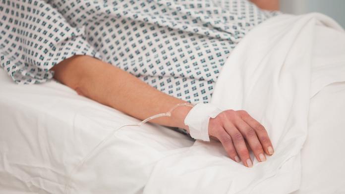 Horor v Pardubicích! Ženě vylézaly z hnijících ran desítky červů