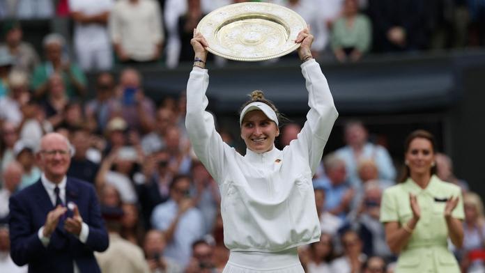 Vondroušová ovládla Wimbledon! Je třetí Češkou, jež vyhrála travnatý grandslam