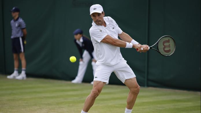 Covid-19 opět zasahuje. Kvůli pozitivnímu testu končí ve Wimbledonu další tenista