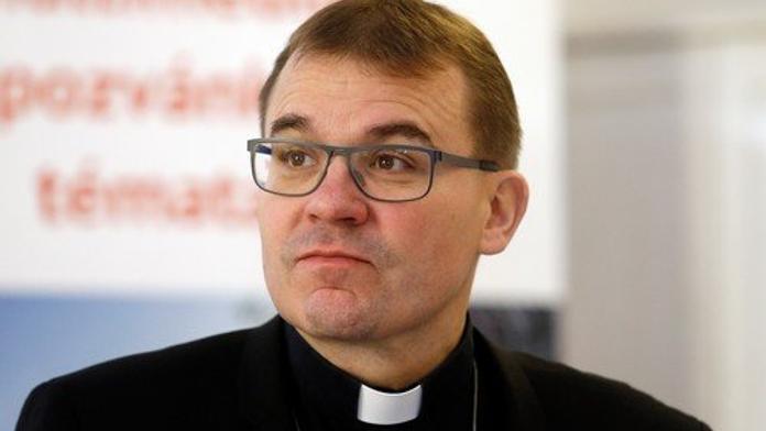 Biskupové vyzvali ke smíru. Holub je z výsledku voleb zklamán