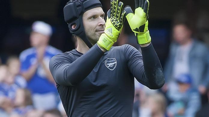Petr Čech se v Arsenalu vrátil mezi tyče a přiblížil se rekordu!