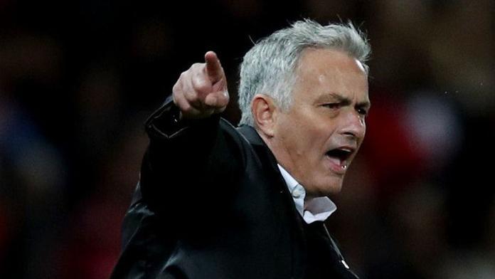 Seřval novinářku a zmizel: Kouč Mourinho neudržel nervy! VIDEO