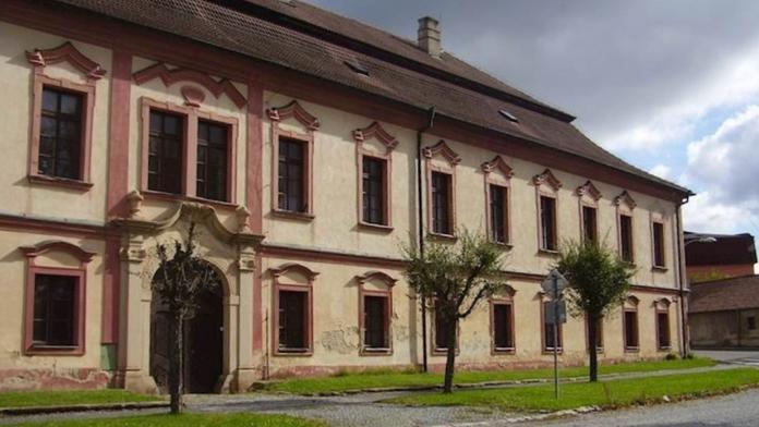 Načeradec nabízí panský život! Zámek může být váš za 13,5 milionu