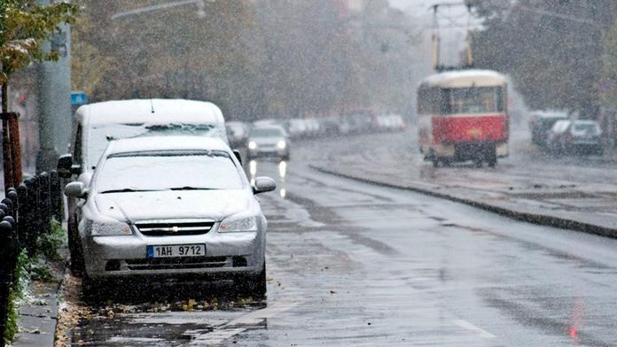 Česko by měla znovu zahalit bílá pokrývka, večer bude sněžit i v nižších polohách