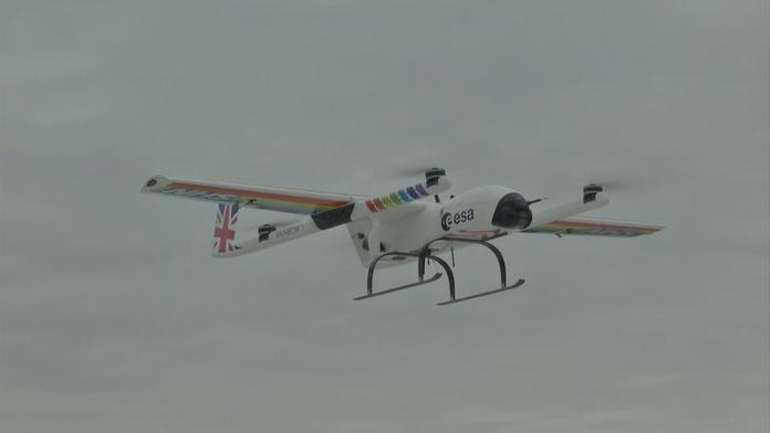 Francie úspěšně otestovala laserovou technologii k ničení dronů