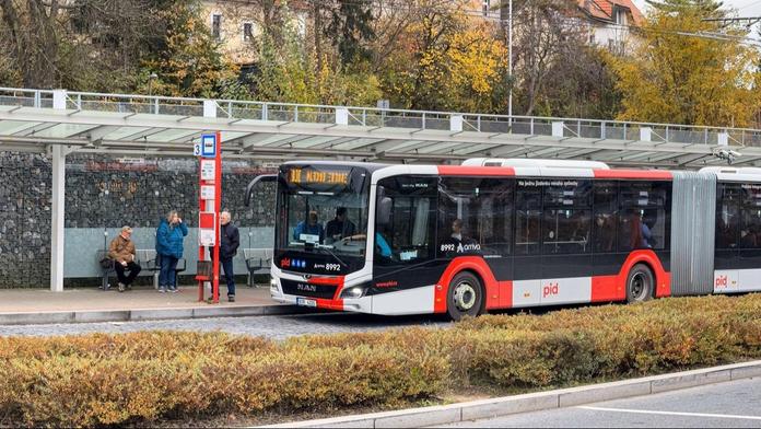 Příměstský autobus Praha