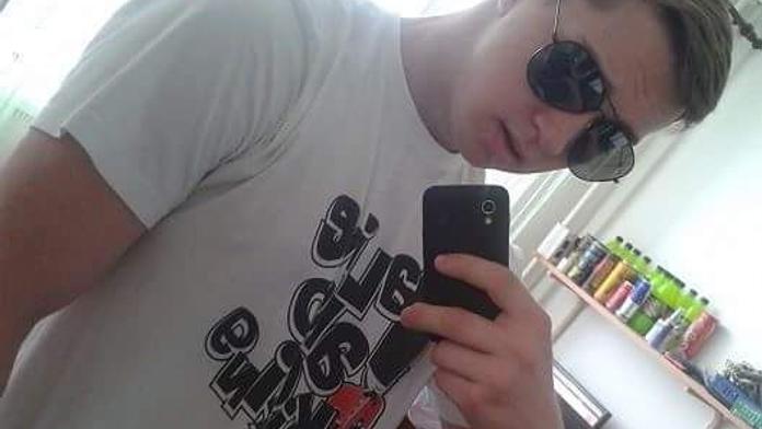 Hledá se vyděrač: Chtěl po dívce sex, jinak prý zveřejní intimní foto!