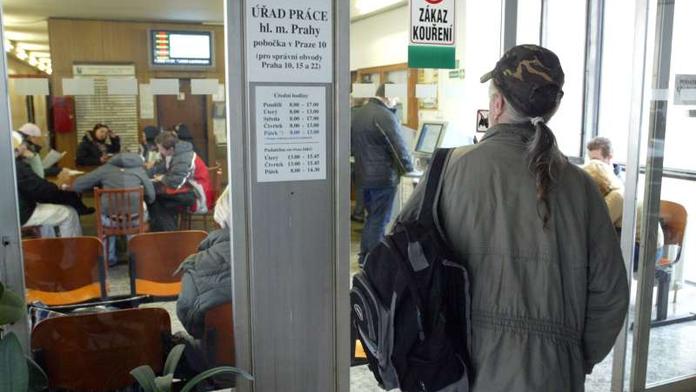 Bez práce je přes půl milionu Čechů. Kolik dostanete na podpoře? TABULKA