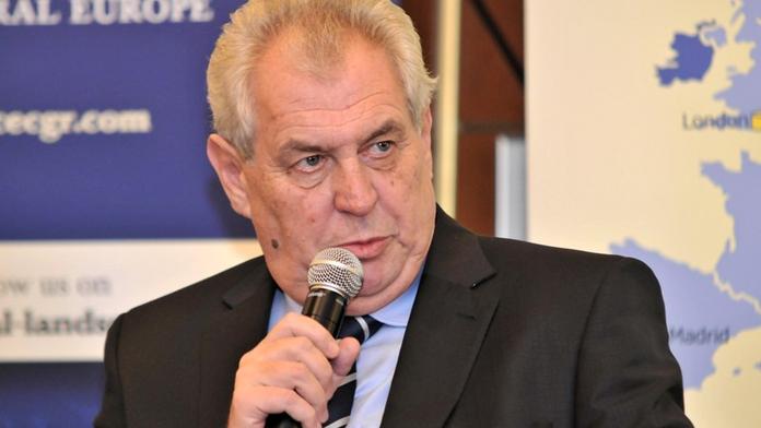 Zeman v průzkumu poráží Fischera! Pomohlo mu vyřazení Okamury