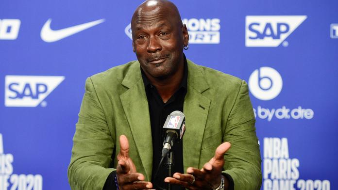 Michael Jordan po 13 letech prodává svůj tým. Byl jediným majitelem tmavé pleti v NBA