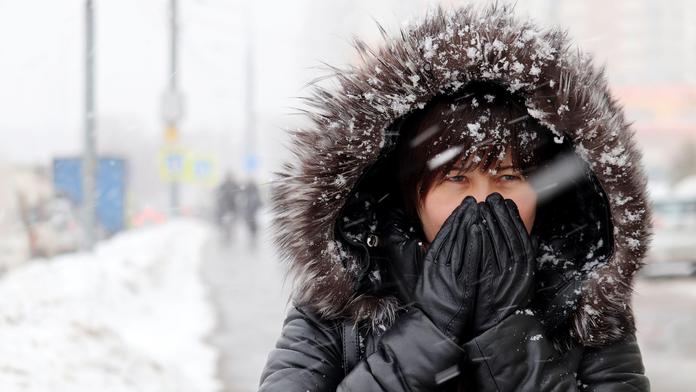 Meteorologové varují před vpádem kruté zimy. K polárnímu víru se přidává další jev
