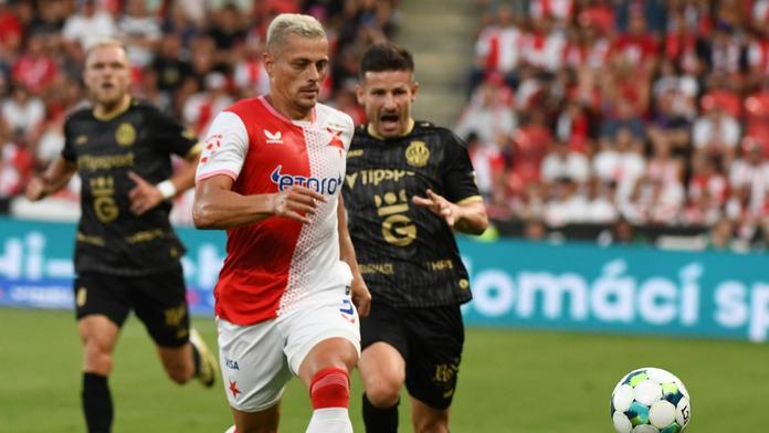 Obránce Slavie Tomáš Holeš