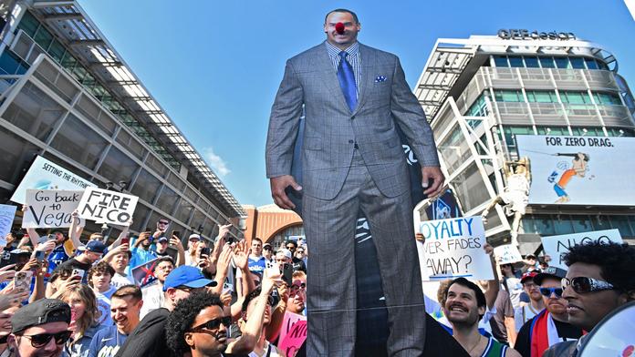 Za trejd Dončiče výhrůžky smrtí. Manažer Mavericks čelí nenávisti