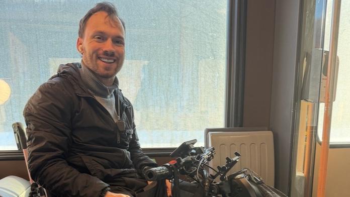 Vozíčkář Patrik kvůli poruše nestihl vlak. Správa železnic radí, co v tu chvíli dělat