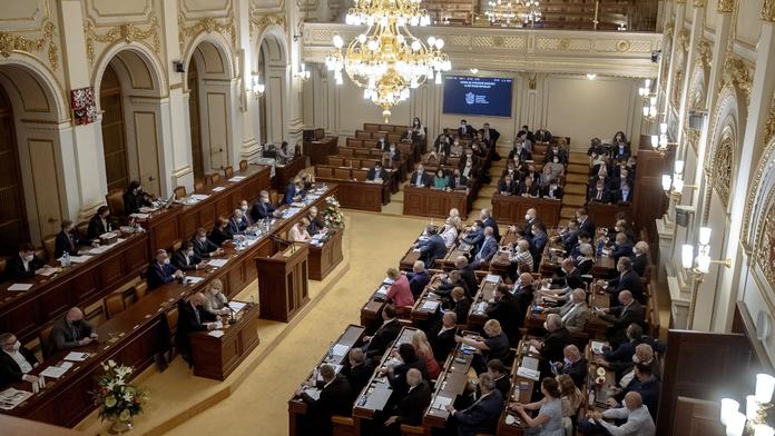 Volby 2021: Jak funguje sněmovna, kolik je poslanců a co dělají
