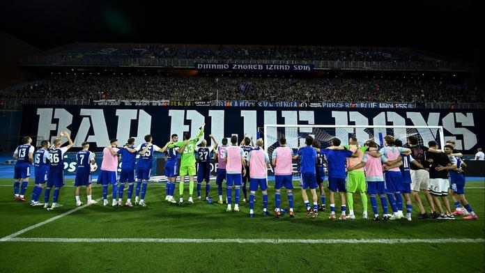 Vzpruha pro Dinamo. Hráče na tréninku před Spartou podpořily stovky fanoušků