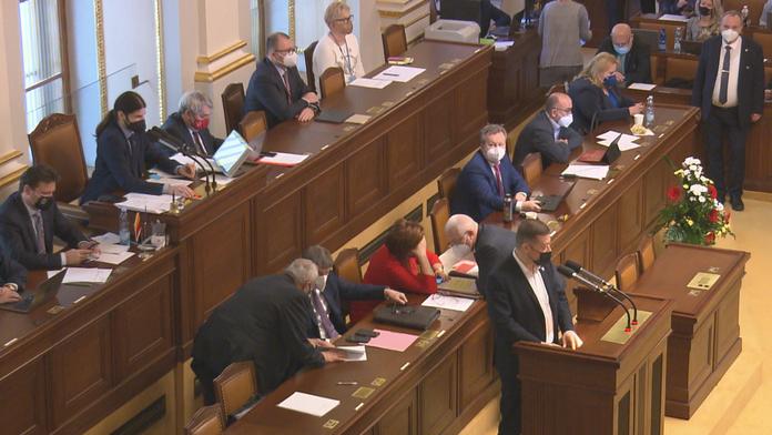 Hnutí ANO ztrácí přízeň voličů. Opoziční koalice naopak posilují