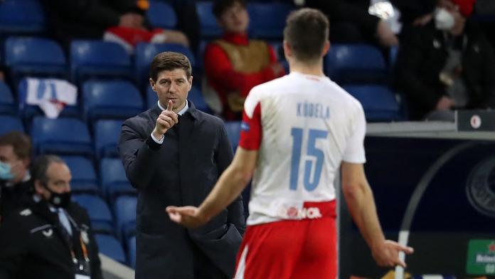 Gerrard: Nechápu, že někdo Kúdelu hájí! Kamarovi věří, o faulech neřekl ani slovo