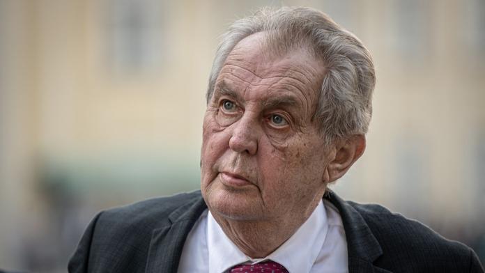 Civilizované země nemají v čele vojáky, řekl Zeman. Babišovi dal rady do 2. kola