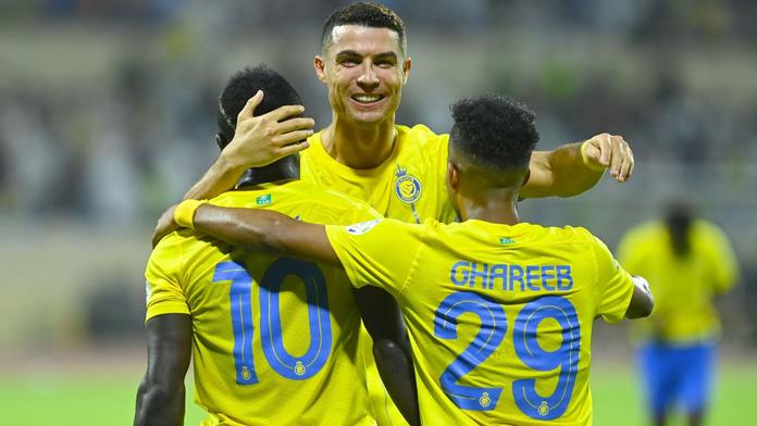 Tohle video baví fanoušky. Mané donutil Ronalda, aby šel trénovat Al Nassr