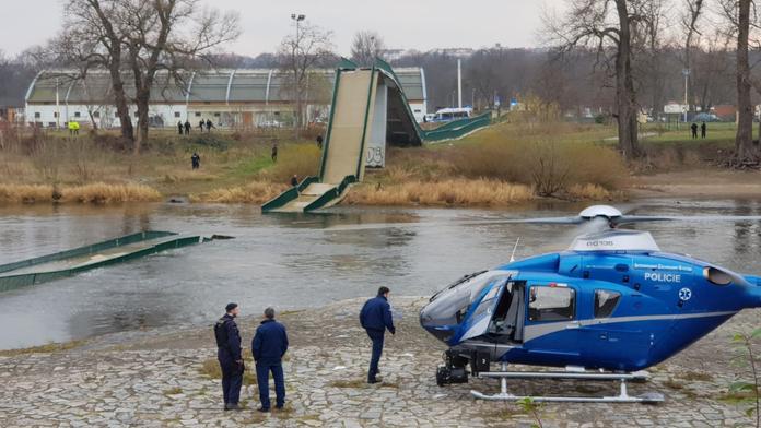 Poškození po pádu lávky dostanou miliony. Radní kývli na odškodné