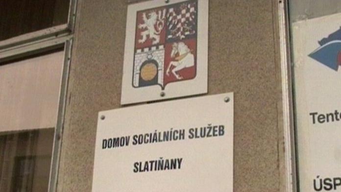 Pomůcky proti sebepoškozování zakázány, ústav řeší další postup