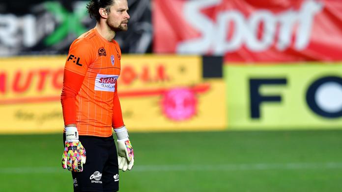 Do Slavie nejdu! Zkušený brankář bude dál pomáhat nováčkovi