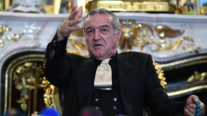 Kontroverzní majitel FCSB znovu řádil. Veřejně sjel tři hráče, z týmu je vyhodil