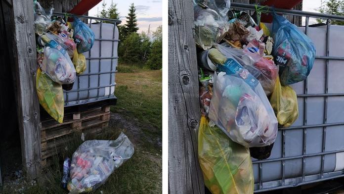 Turisté na Šumavě se nechtějí tahat s odpadky. Z přírody udělali skládku