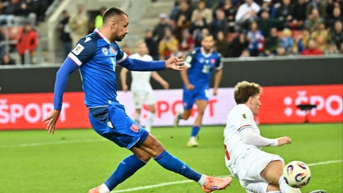 Smolař Schranz. Slávista se při gólové střele v kvalifikaci o MS zranil