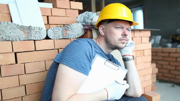 Stavební povolení vyřídil za 3 dny, ale čeká na něj měsíc kvůli České poště