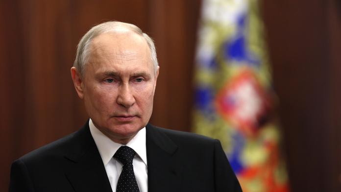 Putinův novoroční projev byl nečekaně krátký. Tématem byla pospolitost
