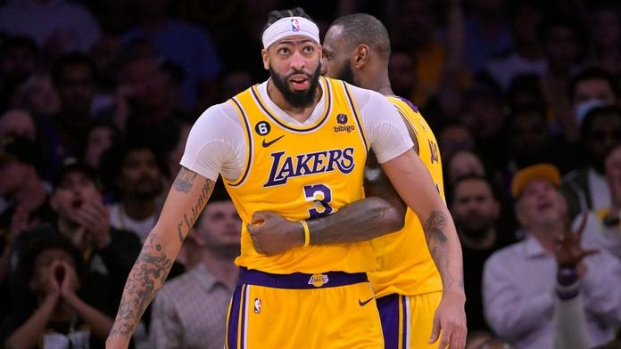 LeBron tahá Lakers. Slavný tým vyřadil obhájce titulu a je v semifinále