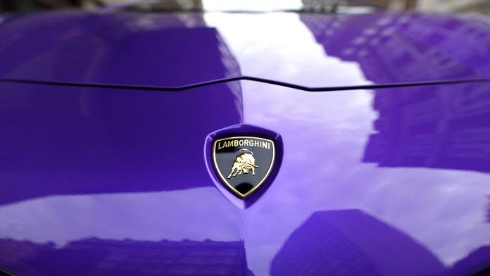 Záhadný nález: Uprostřed pralesa objevili opuštěné a zbědované luxusní lambo